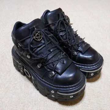 펑크 스타일 초통굽 블랙 컬러 가죽 스니커즈 36