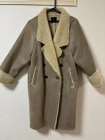 KBF 무스탕 코트 브라운