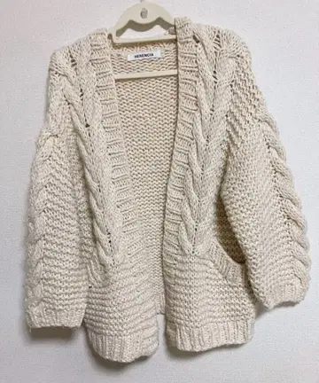 헬렌시아 니트 가디건