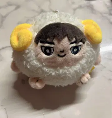 미야세 류비 양 모양의 귀여운 봉제 인형