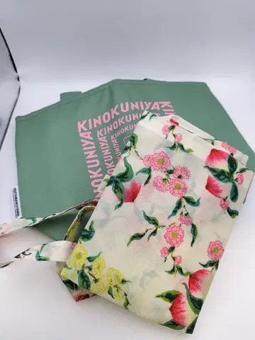 KINOKUNIYA 꽃무늬 토트백