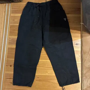 south2 west8 Belted C.S. Pant black