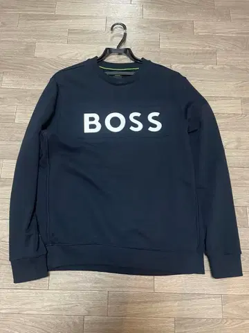 BOSS 네이비 맨투맨 S 사이즈