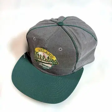 새상품 90s MLB 애슬레틱스 스냅백 캡