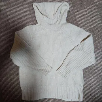 Robes and Confections 울 후드티