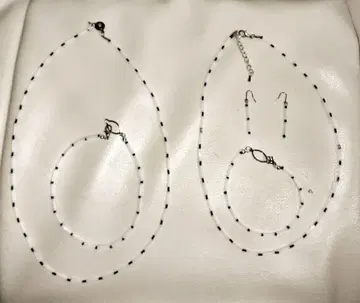 화이트와 파랑 베네치안 비즈 액세서리 커플 세트