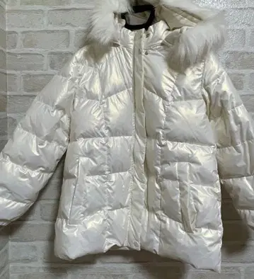 화이트 다운 자켓