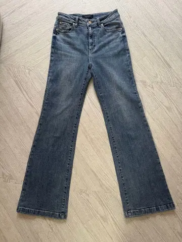 GUESS 게스 부츠컷 데님 26