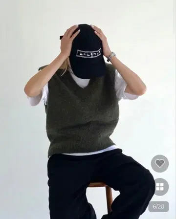 Ever.C 올리브 그린 V넥 니트 베스트 M