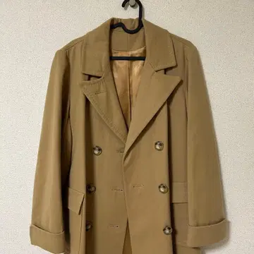 베이지 더블 브레스트 롱 코트