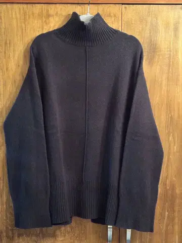 Mila Owen 다크 그레이 캐시미어 블렌드 터틀넥 스웨터