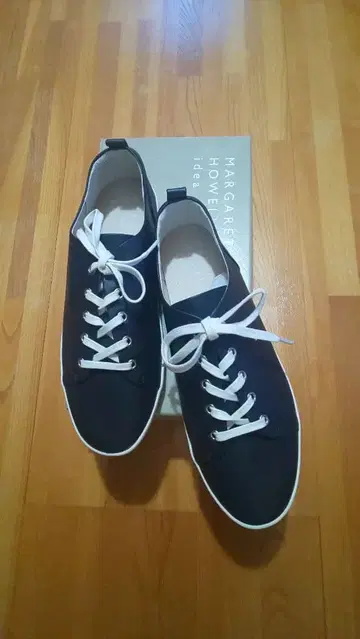 MARGARET HOWELL idea 스니커즈