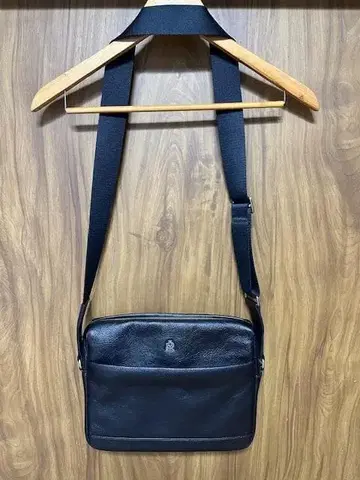 던힐 트래블러 숄더백 가죽 블랙