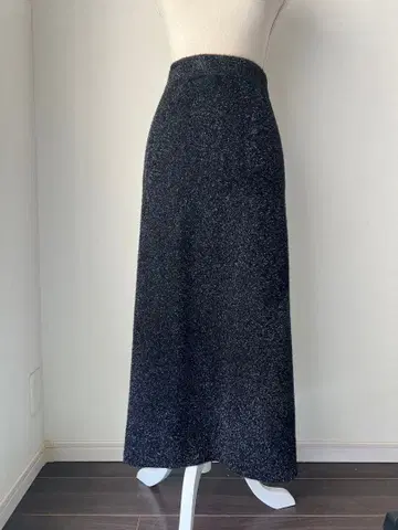 마릴린 문 블랙 라메 니트 스커트