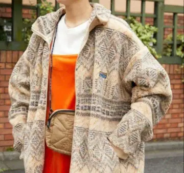 프릭스스토어 자카드 플리스 자켓 베이지