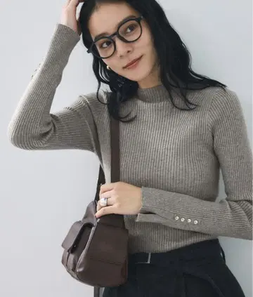 VIS 슬리브 단추 악센트 리브 니트