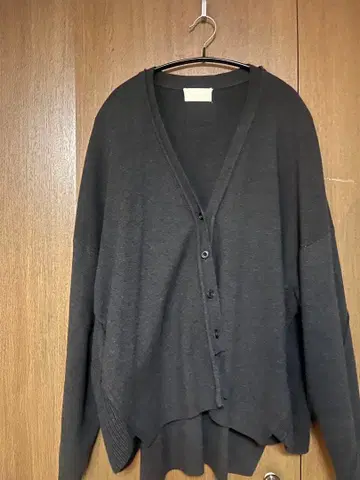 다크 그레이 긴팔 가디건