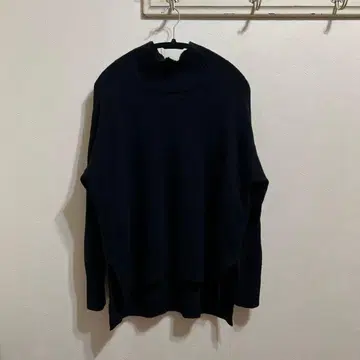 수르 7 야마다야 터틀넥 블랙 니트