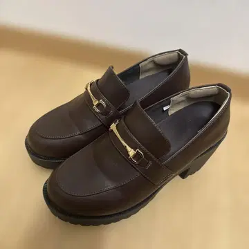 새상품급 브라운 통굽 로퍼 L 사이즈 23.5~24cm 골드 버클