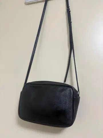 Aeta 아에타 블랙 가죽 숄더백