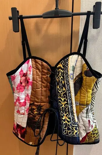 77circa BEAMS 뷔스티에