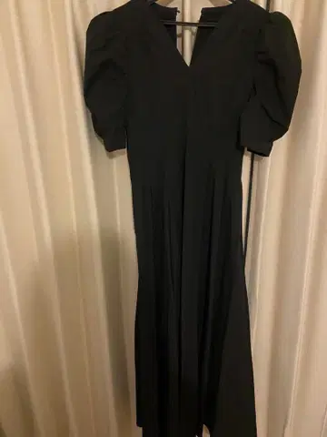 코코 딜 엘레강트 블랙 원피스 V넥