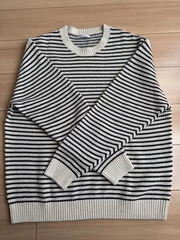 ZARA 스트라이프 니트 스웨터
