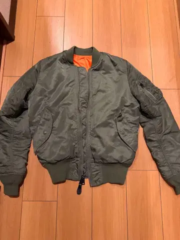 ALPHA INDUSTRIES MA-1 플라이트 재킷 올리브