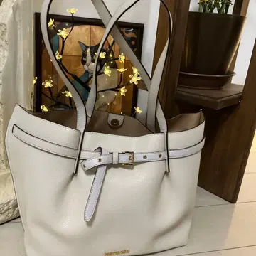 MICHAEL KORS 화이트 토트백