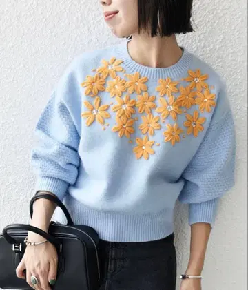 쉽스 ships 스카이블루 꽃무늬 자수 니트 스웨터