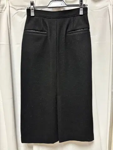 [ 새상품급 ] 슬로브 이에나 슬릿 울 타이트 스커트 블랙