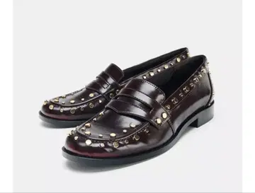 이번 시즌 신상 완판템! ZARA 다크 브라운 로퍼 스터드 디테일 모카신