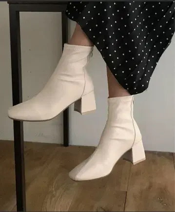 스퀘어토 인조 가죽 숏부츠