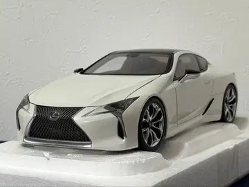 AUTOart 오토아트 1/18 LC500