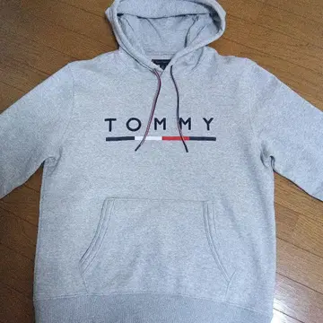 TOMMY 그레이 후드 부착 후드티