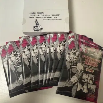 나루미 겐 아크릴 피규어 컬렉션