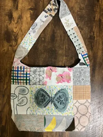 미나 페르호넨 피스 숄더백 라이트믹스