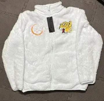 화이트 플리스 자켓 L 호랑이 자수