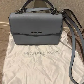 MICHAEL KORS 라이트 블루 숄더백