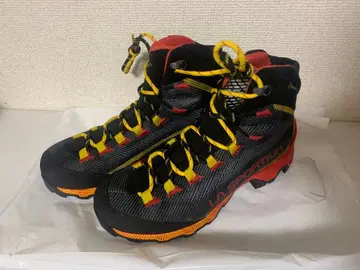 LA SPORTIVA 하이컷 등산화 블랙/레드/옐로우 컬러