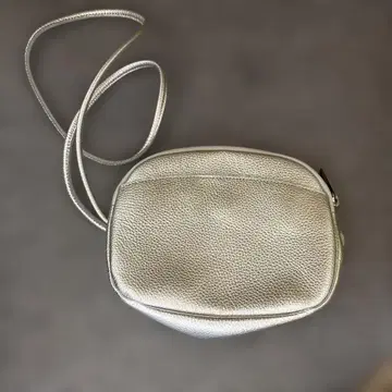 실버 메탈릭 숄더백
