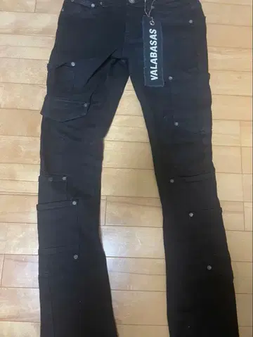 VALABASAS 블랙 데님 팬츠