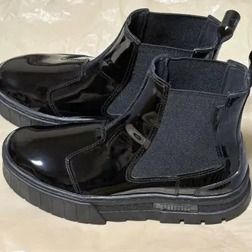 PUMA 블랙 부츠 엘라스틱 사이드 패널