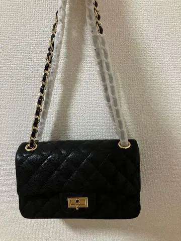 블랙 퀼팅 숄더백