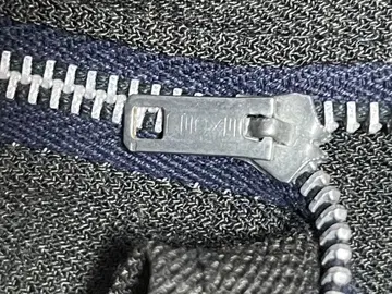 DRASTIC 슬랙스 메탈 지퍼 포함