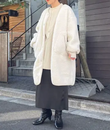 Omekashi 리버서블 보아 코트