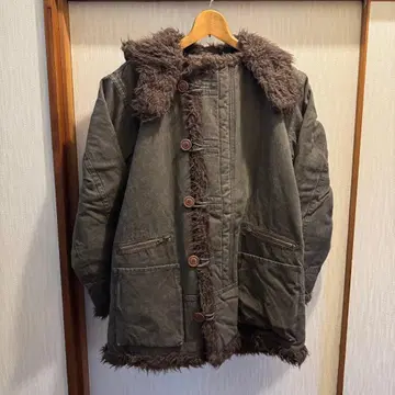 다크 그레이 밀리터리 퍼 자켓