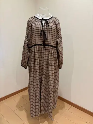 사만사 모스모스 SM2 베이지 블랙 원피스