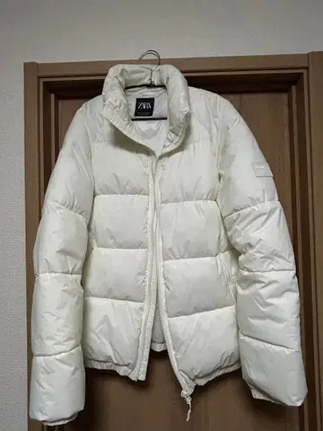 ZARA dnwr. 화이트 다운 자켓 M