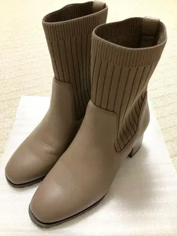 베이지 니트 부츠 M 사이즈 힐 5cm